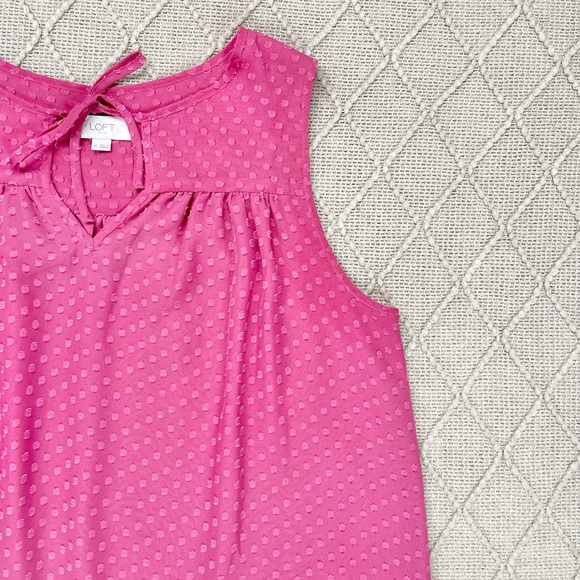 Sleeveless Blouse - Picture 9 of 11